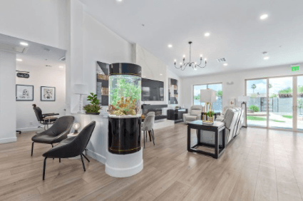 pinnacle-peak-senior-living-card